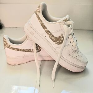 White Nike Air Force 1 Women's Sneakers with Green Swoosh Size 5.5